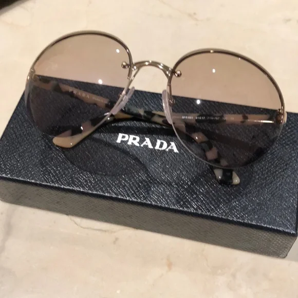 Prada | Accessories | New Prada Heritage Round Sunglasses  display picture 3